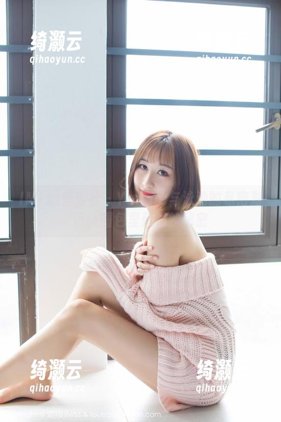 IMiss爱蜜社-Yannie IMiss爱蜜社 - Yannie与泳池的私密对话:图包里藏着的秘密