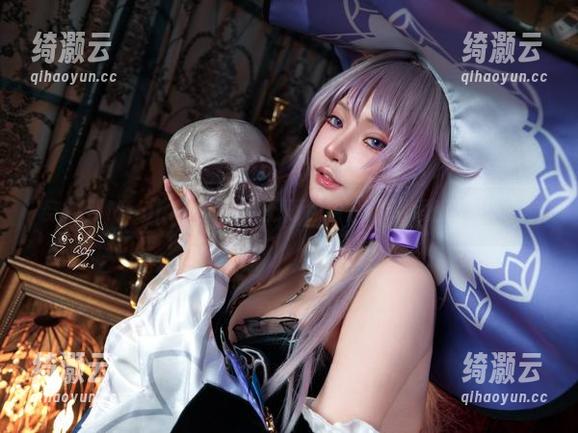 穿越到Machi马吉的女王图包中，高清程度真没话说