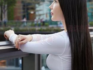 MiiTao蜜桃社 – “E杯奶茶”与内衣：看这些图片，究竟谁才是主角？