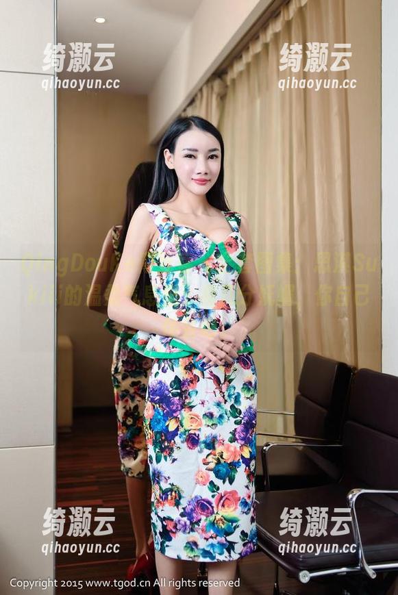 QingDouKe青豆客 - 全套图集：思淇Sukiii的温柔气息里，有几分妩媚，你自己体会吧。