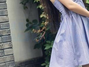 TouTiao头条女神 – 高清锁定：曼苏拉娜和她的金色比基尼套图，挑战你的注意力