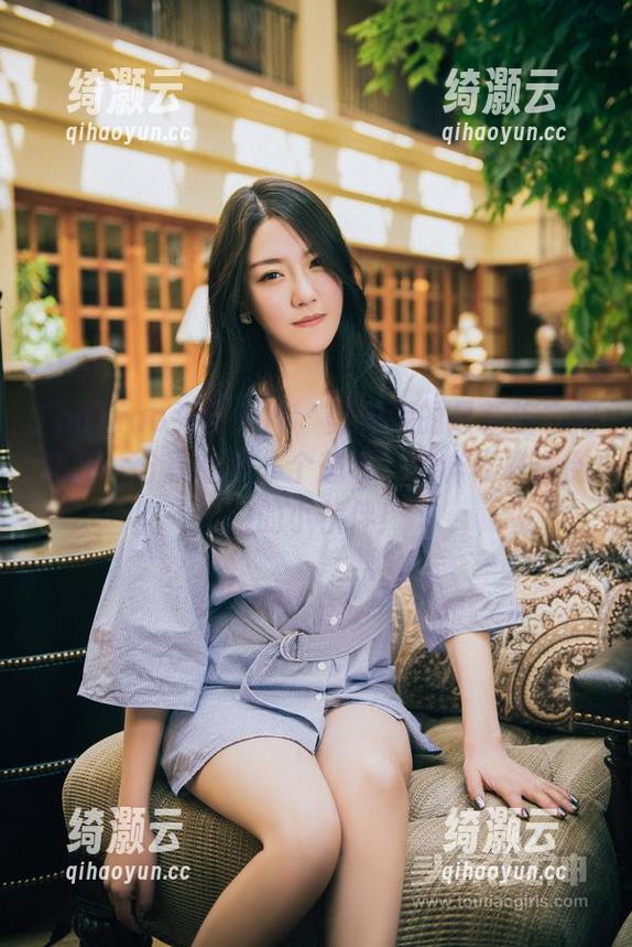 TouTiao头条女神-樊安妮 TouTiao头条女神 - 樊安妮的最新连衣裙秘籍!分享给每一个想学“怎样优雅摔倒”的小伙伴!