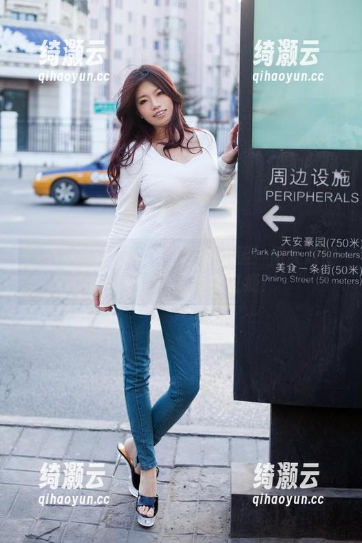 TuiGirl推女郎-何奕恋 TuiGirl推女郎 - 这才叫长腿!何奕恋的私拍合集让人直呼过瘾!