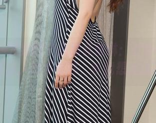 UGirls尤果网 – 高清乔依琳：这样一双美足，真让人寸步难移，等我想想该说啥…