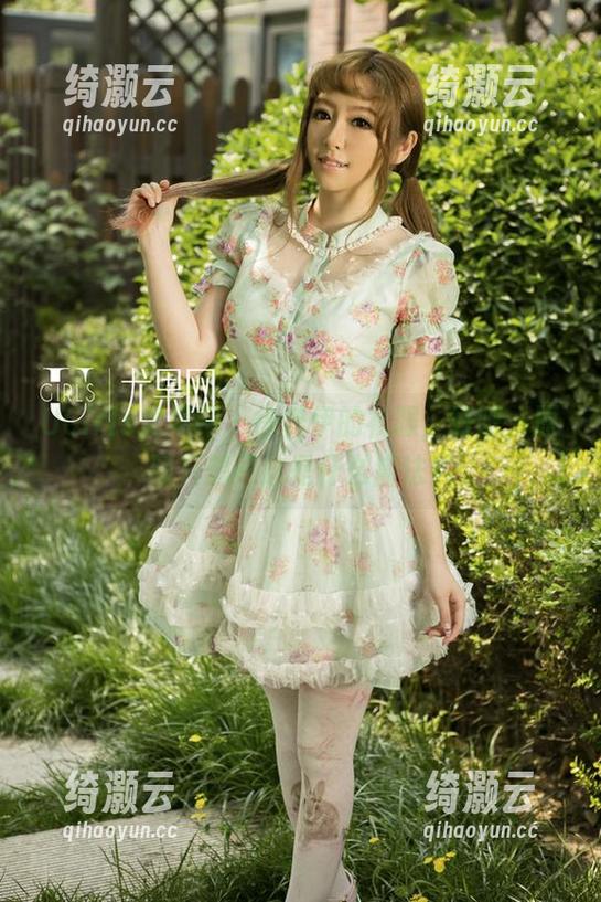 UGirls尤果网-徐梓伊 UGirls尤果网 - 徐梓伊的礼服,好吧,原图只想问这是什么魔法?