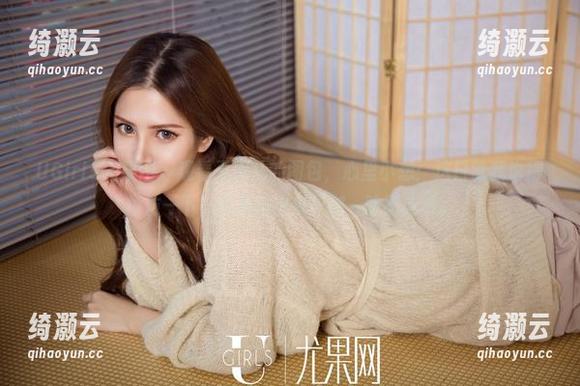 UGirls尤果网 - 观看王瑞儿的图包，心里小想：这日常我也得模仿一下，结果拍出来只剩一脸不自然。