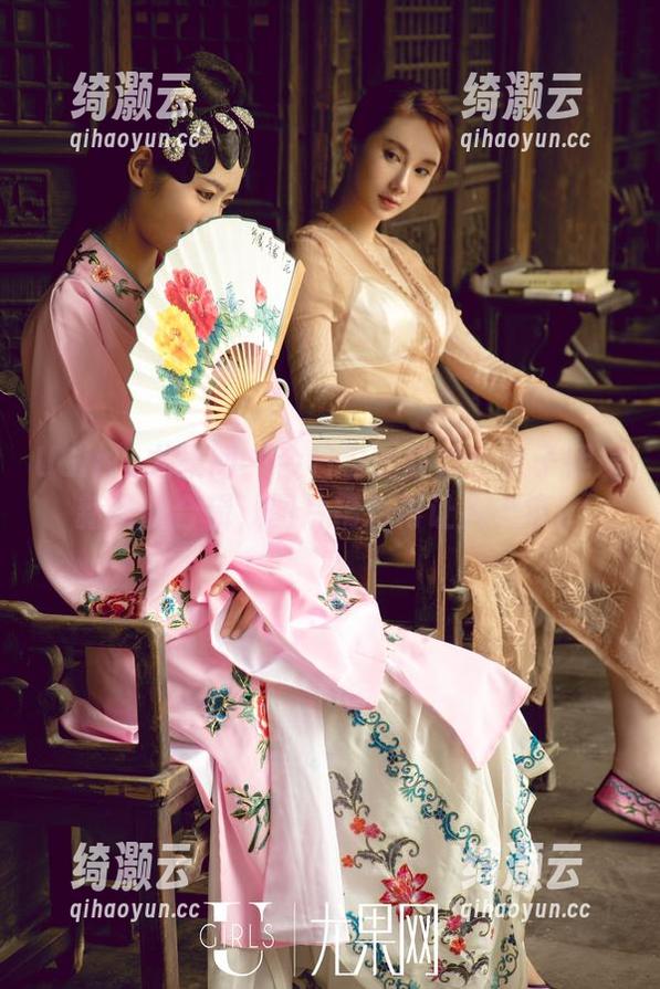 UGirls尤果网 - 今日份的狂欢：金子熙最新圣诞合辑，图片精彩得让人上瘾！