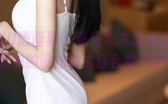 XIAOYU语画界 – 看冯木木的海边：[图片]泳衣的设计也太适合她了吧？！