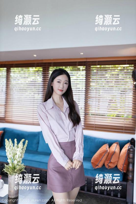 Xiuren秀人网 - 当Emily顾奈奈酱遇上蓝天，更新海边写真，好像也开启了假装的时光机