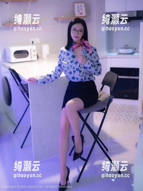 Xiuren秀人网 - 下载周慕汐fairy的黑丝吊裙照片，或许灵感就藏在这些细节里。