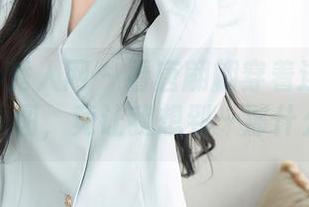 Xiuren秀人网 – 看唐翩翩穿着连体衣的原图，竟让我想到…那什么