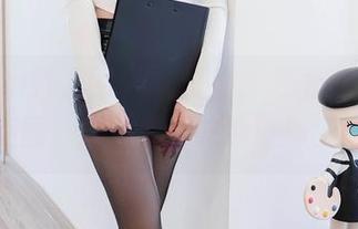 Xiuren秀人网 – 杨晨晨女友出镜，高清美图，眼睛都要吃冰淇淋了！