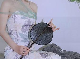 Xiuren秀人网 – 独特风味的水水姐：她的厨娘力量在这些图片和资源里爆发！