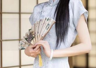 Xiuren秀人网 – 王俪丁小宝贝的肉丝私房秀，一次性满足你的好奇心。