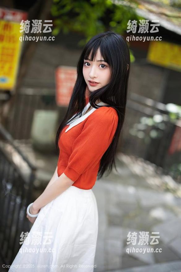 Xiuren秀人网 - 蜜桃cc和她的内衣图集：有一种诱惑叫恰到好处