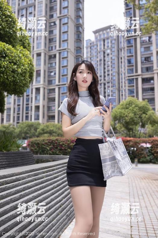 Xiuren秀人网 - 软糖爱喝奶的粉色私拍，连空气都透着甜蜜