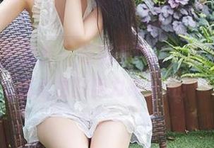 YouMi尤蜜荟 – 短裤千种样，原图里全靠温心怡的魔力来加分！