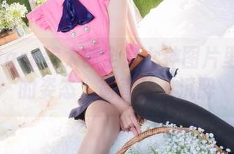 看！kitaro绮太郎全套女神图片里那曼妙的姿态，简直让人沉醉