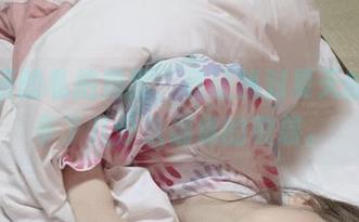 けん研的私拍角度，竟让我对夏天的浮躁多了几分软绵绵的敬畏。