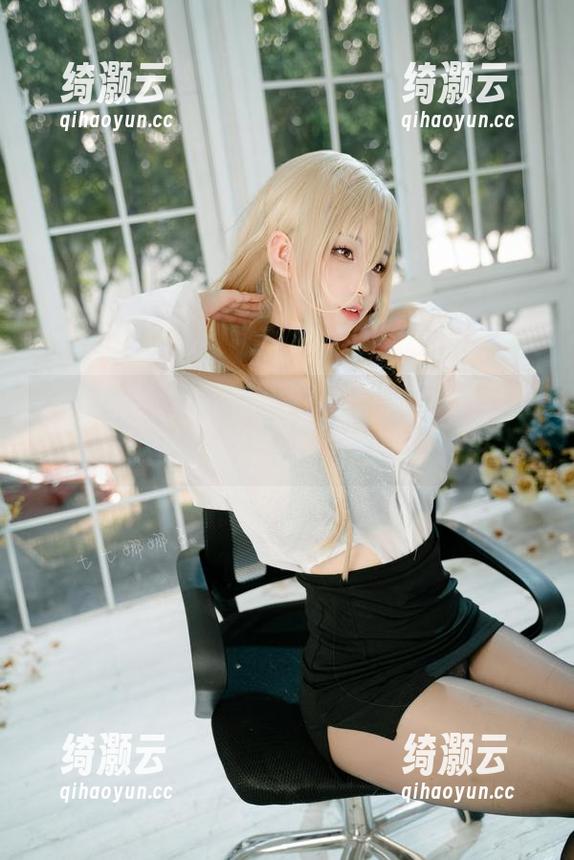 七七娜娜子 又是一组七七娜娜子的女孩,她的最新cos居然给我一种无可名状的好感。