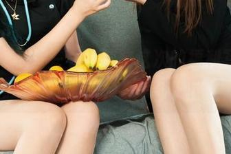 丽柜 – 对比一下，苏黎这次的福利写真，丽莲为什么怎么“会呼吸”？