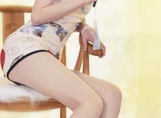 丽柜 – 英子的私房与制服，相互映衬就不怕你想多了。