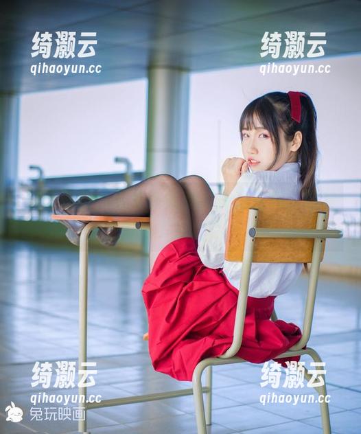 兔玩映画，无圣光蜕变的珠光宝气，图片里藏了点什么…
