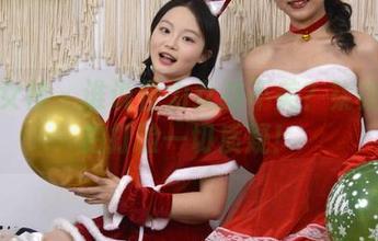 初夏女神 – 谁说怪力女孩不美？柒柒的私拍打脸一切质疑！
