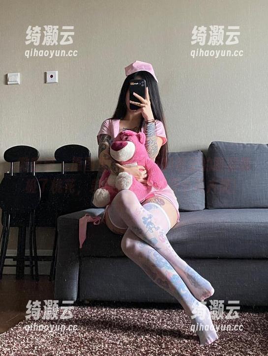微密圈 - 原图里，卡通百科老王的面容像极了桃花，差点儿以为要开个花卉展！