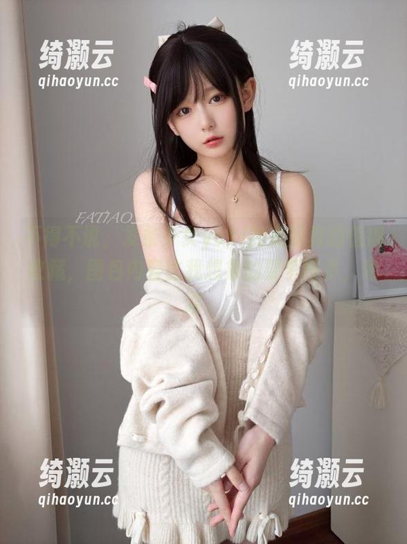 发条少女yoki 不得不说,发条少女yoki的美腿真的值得收藏,图包内容比我想象的要多得多,哈哈。