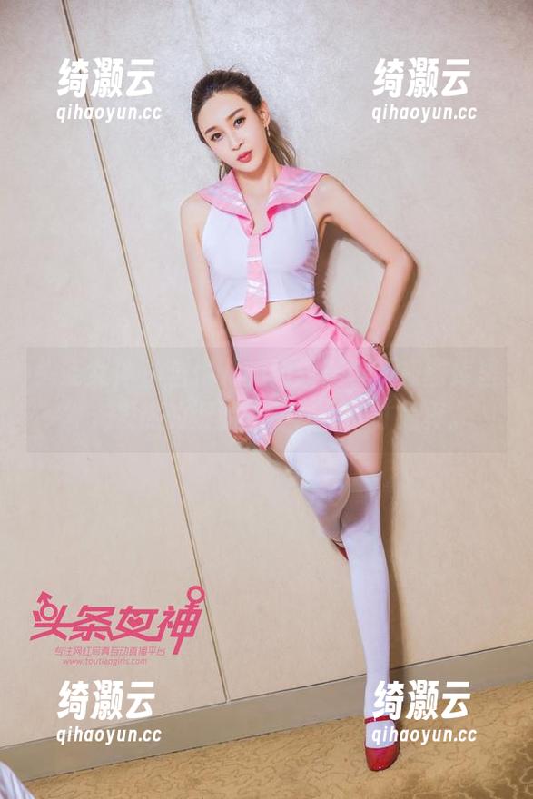 头条女神 - 信悦儿的豹纹美腿，在图库里发光发热的资源，不造作，才是真。