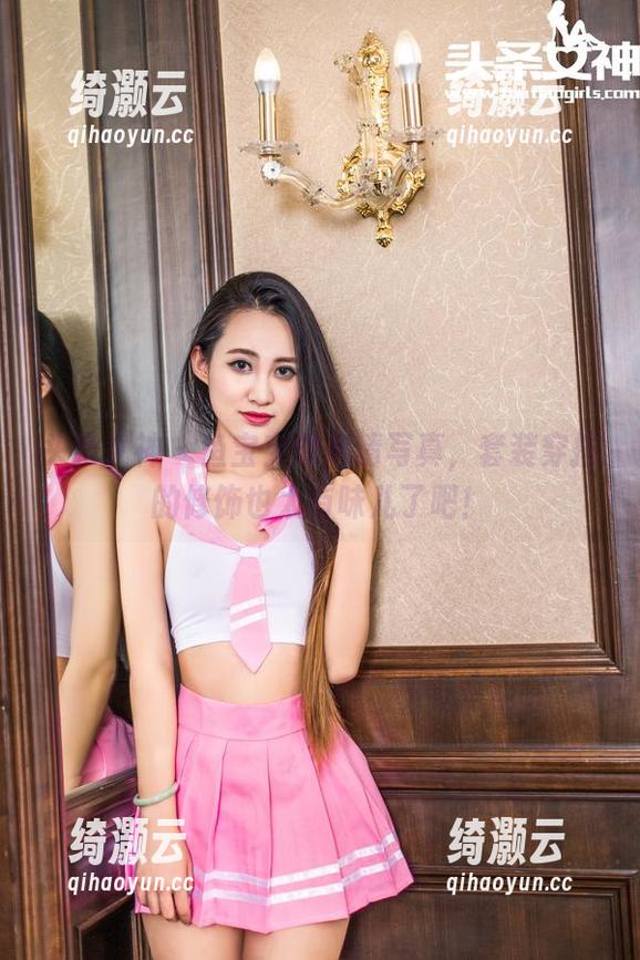 头条女神-鱼宝宝 头条女神 - 鱼宝宝的高清写真,套装穿搭的修饰也太有味儿了吧!