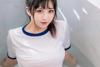 皮衣与奇行家狗崽的私房写真：到底是玩玩还是当真？