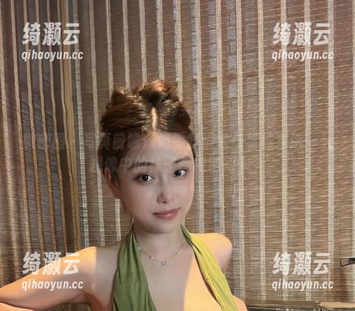 微密圈 - 写真前瞻：奶雯舒适地与棉袜对话——想像中的袜子都能聊得来？