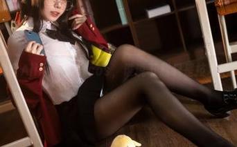 安食Ajiki的美脚cos，谁说下载只是技术活？