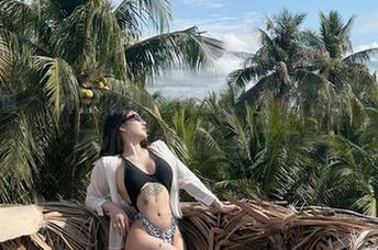 微密圈 – 宋昱欣的御姐魅惑，套图分享，一不小心就被吸引了！