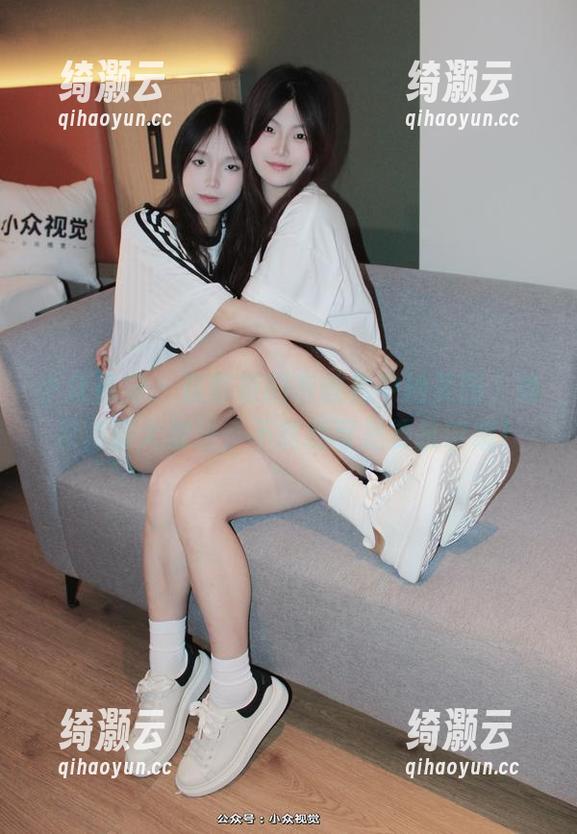 小众视觉 - 在蓉蓉的灰丝秀中捡美图，确保资源大放送，不然我可是要抗议哦！
