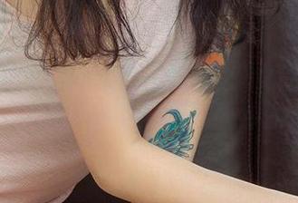 尤果网爱尤物 – 陈怡曼的《少女》作品里，总有种想要摘下那朦胧面纱的冲动。