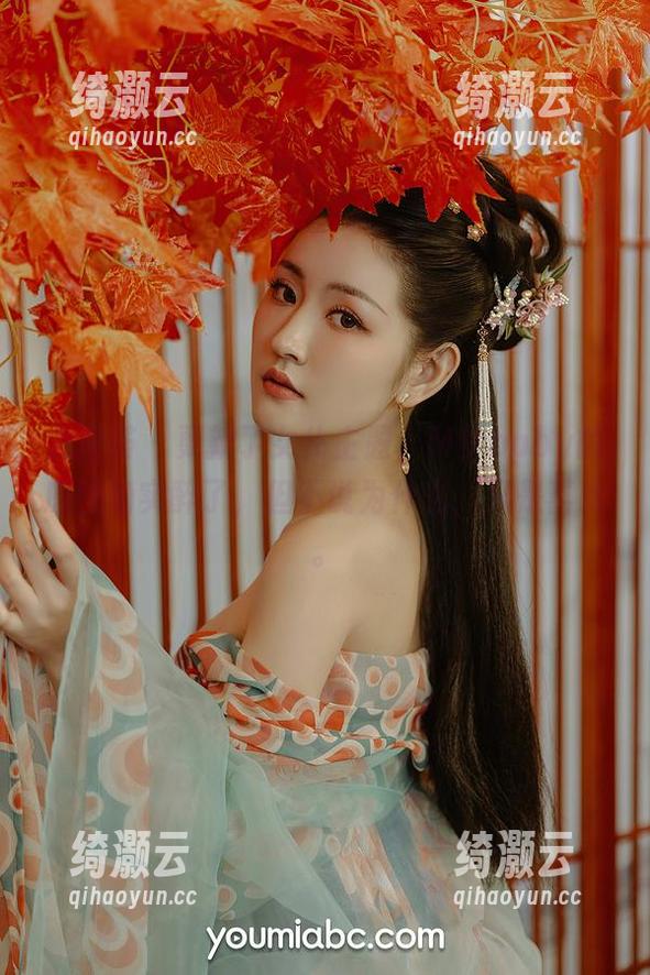 尤蜜荟 - 更新了女仆主题，M梦baby的原图确实醉了，但不说为什么，只是喜欢。
