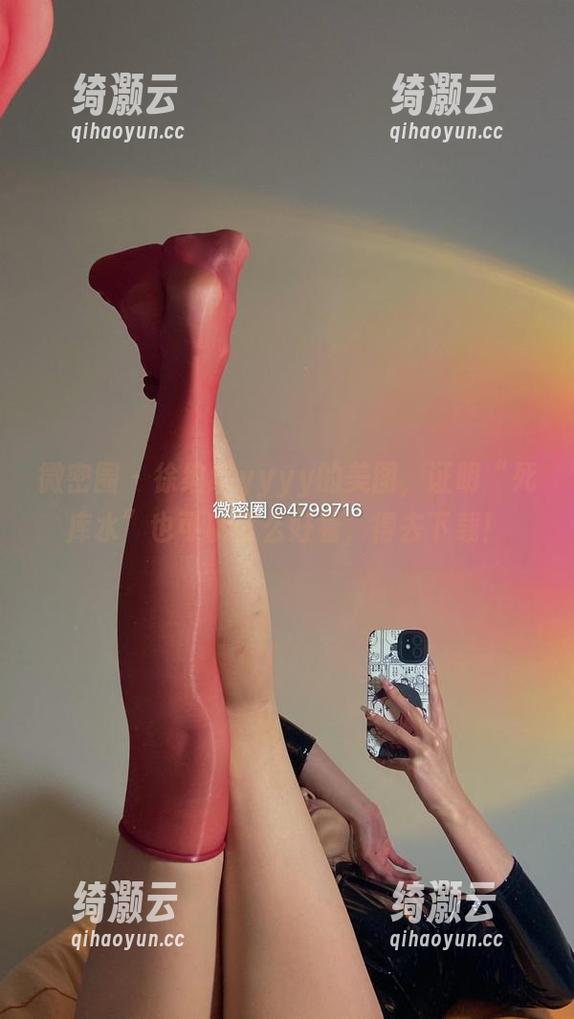 微密圈 - 徐绾绾yyyy的美图，证明“死库水”也可以这么好看，得去下载！