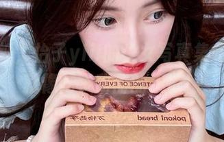 跳出框框，怡子yiii的少女写真集和原图，就像吃了甜甜的果冻！