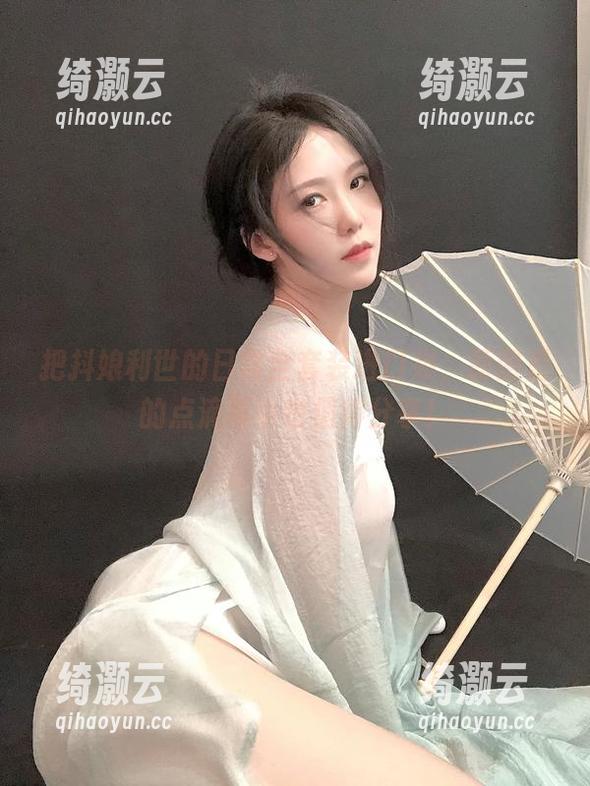 把抖娘利世的日常全套装进口袋，原图里的点滴再小也值得分享！