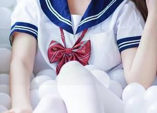 日奈娇的惊艳福利作品，美腿也是一种斗志啊。