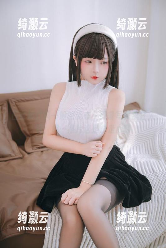 日奈娇 日奈娇佐料一般的姿态,野餐写真疯狂入镜,恩…照片这是要走心啊
