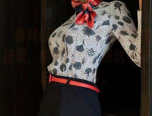 星颜社 – 转转Lisa的高清礼服图集，看完想吃点糖果，甜腻腻的，跟这衣服一样，总觉得不够。