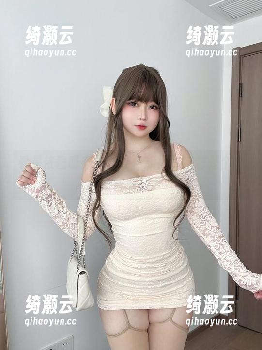 看是依酱呀穿这件红色旗袍，定制是个大智慧！