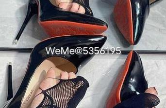 微密圈 – 观看桃沢樱呀的黑色半腿丝袜，你会意识到“半条腿”竟然可以这么精彩！