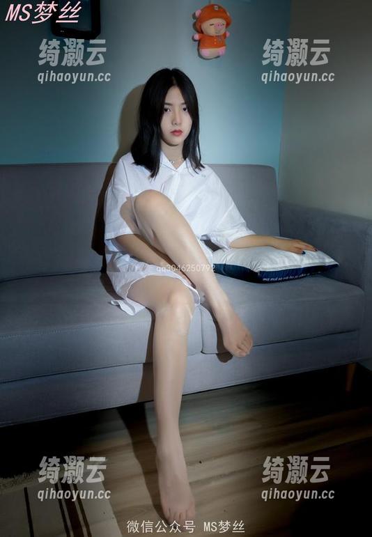 梦丝女神 - 用水手服装点人生，看看凌凌的肉丝照片
