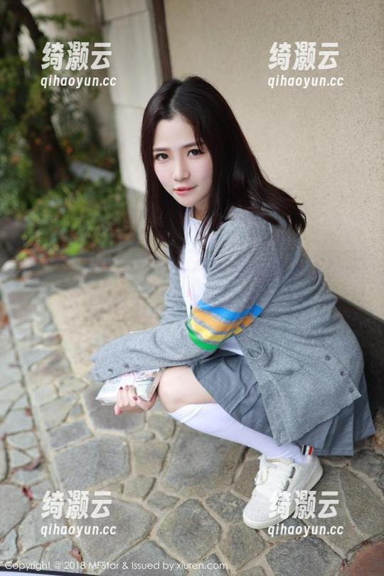 模范学院 - 长腿写真中，欧阳美萱轻松玩转无圣光，太有意思了！