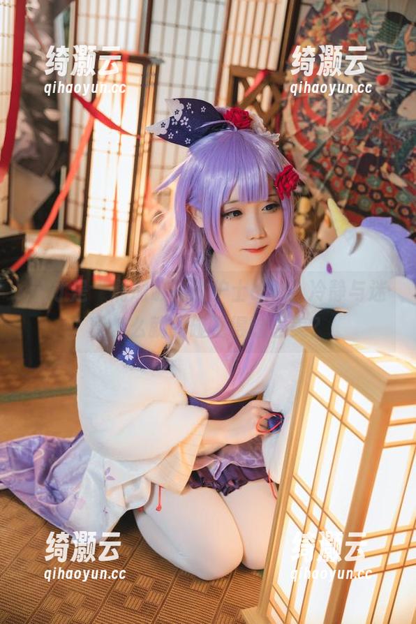 这才是“焖焖碳”的护士cos，冷静与迷离怎么就能碰撞得这么美？